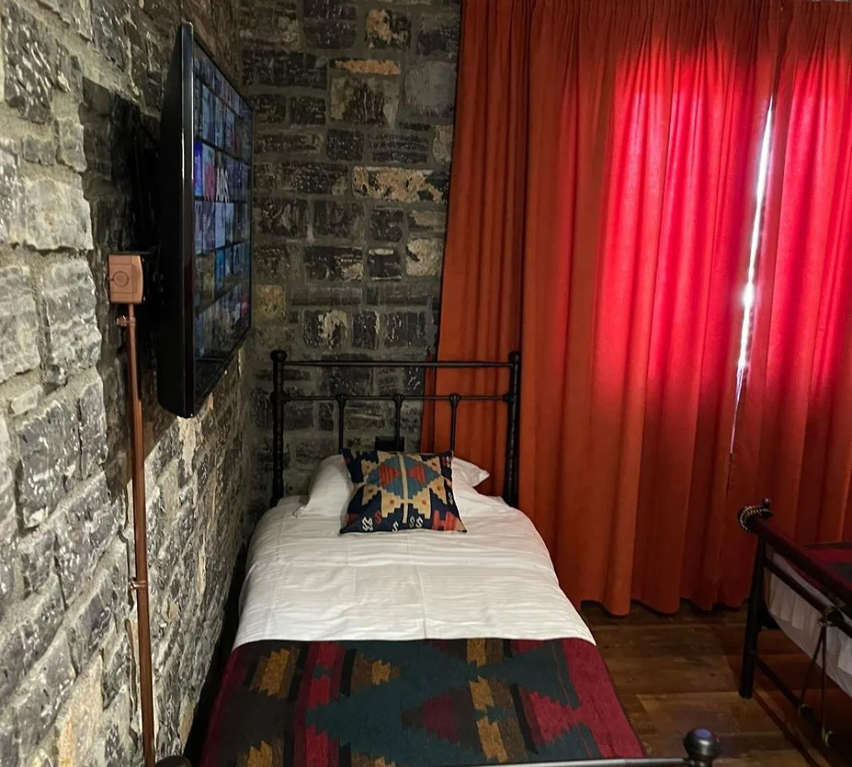 Helga'S Guesthouse Lini