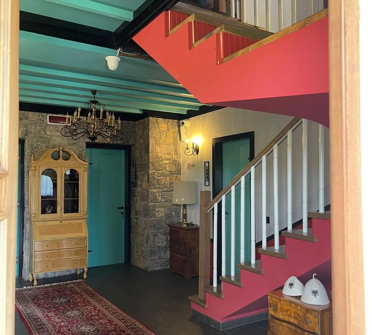 Helga'S Guesthouse Lini Albanië