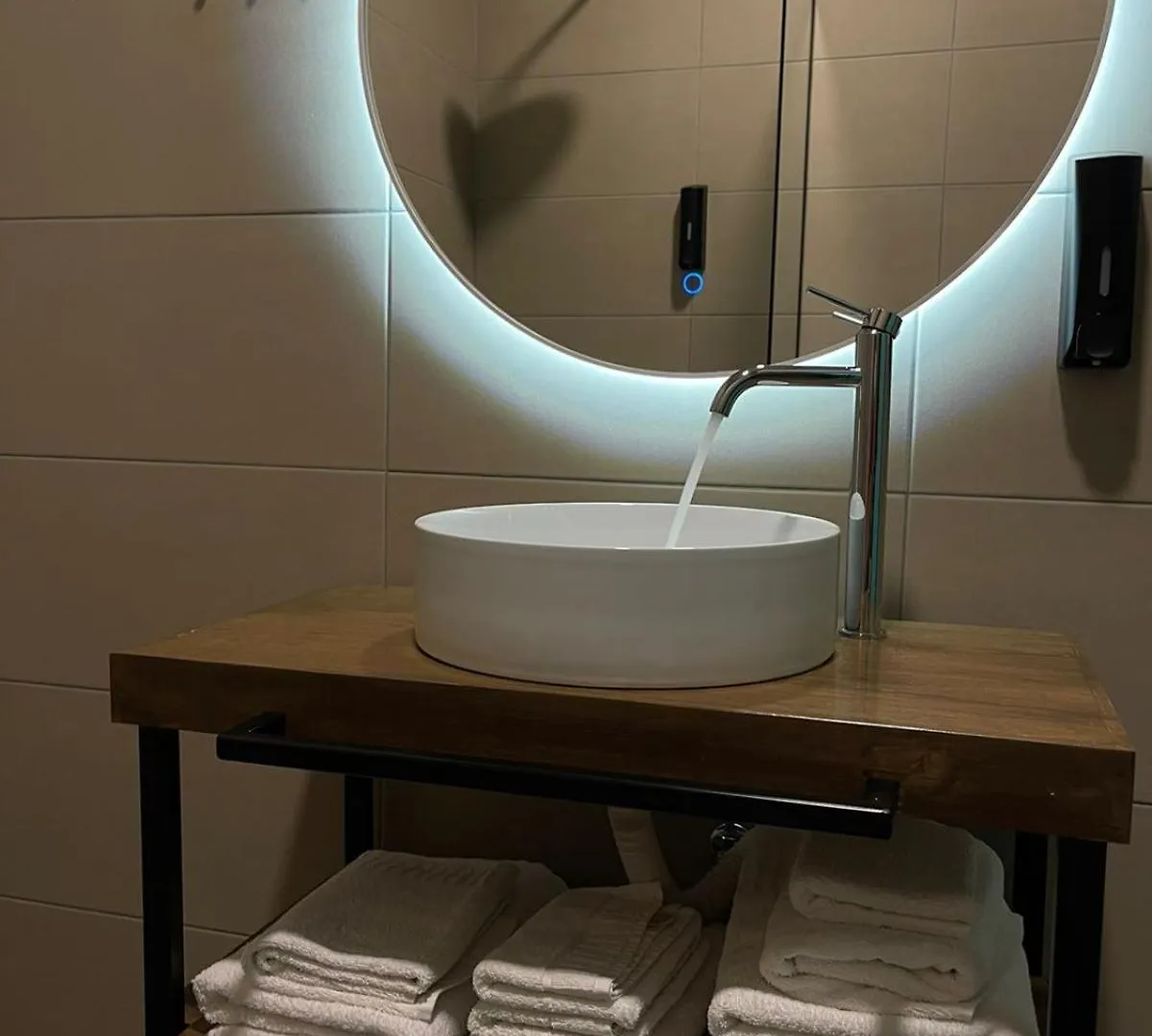 Helga'S Guesthouse Lini Πανσιόν