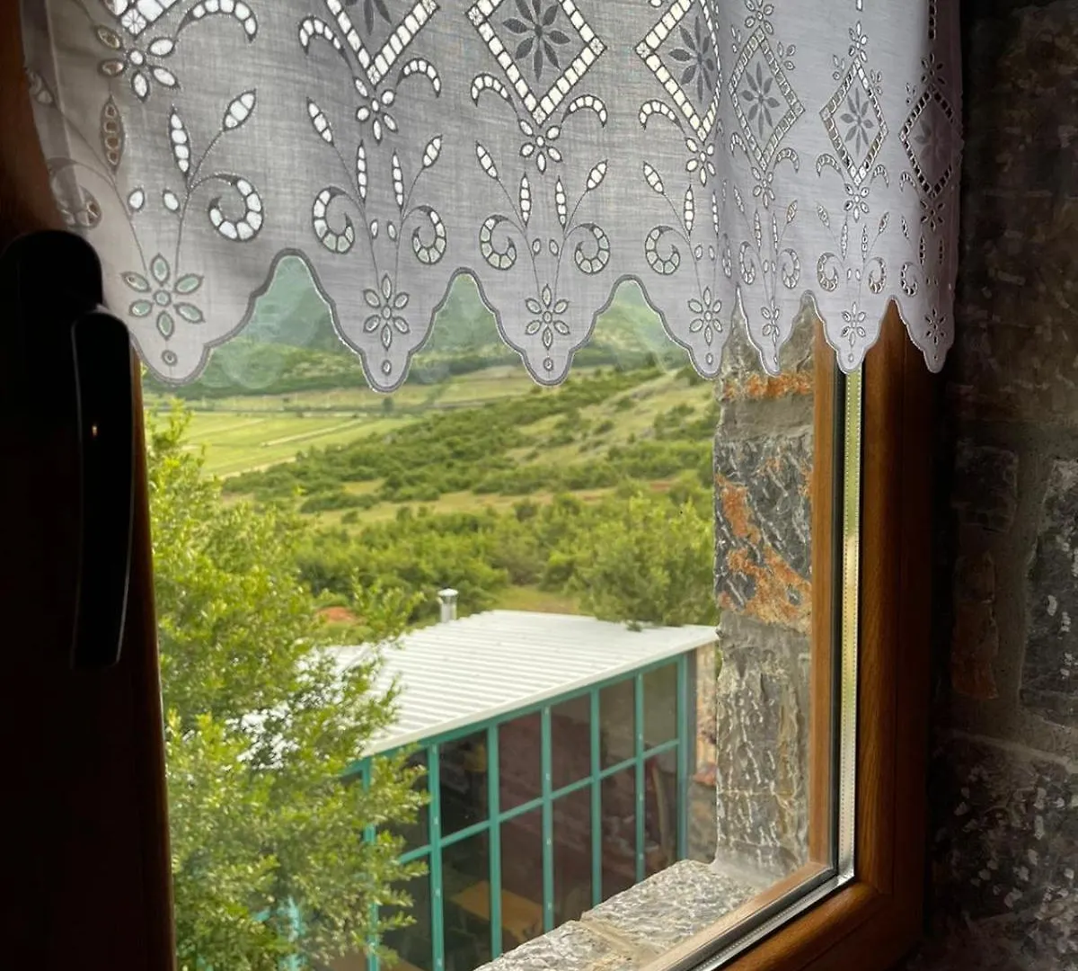Helga'S Guesthouse Lini Αλβανία