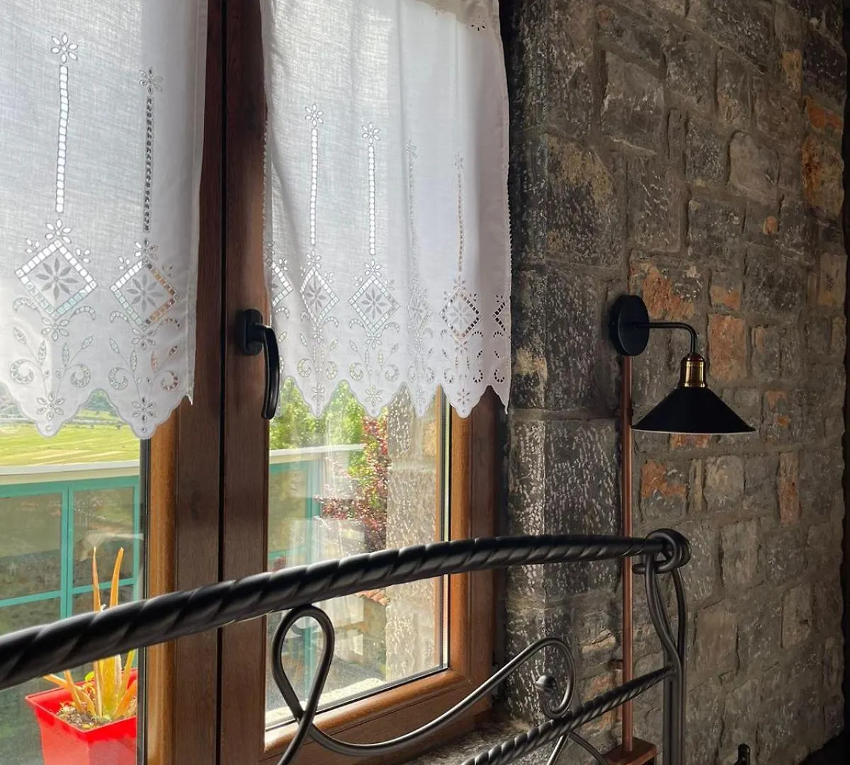 Helga'S Guesthouse Lini