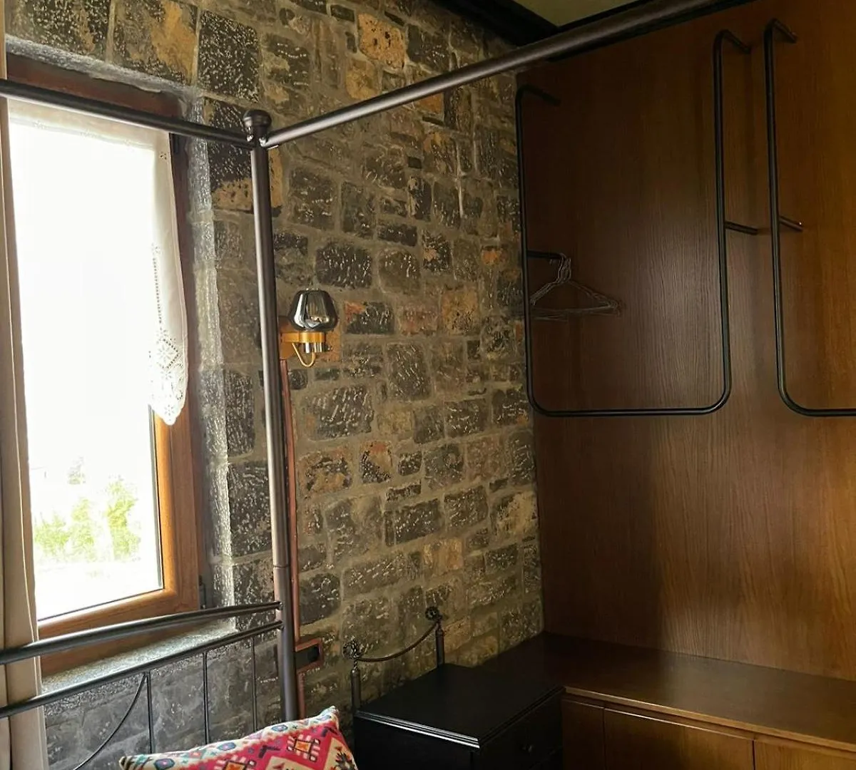 Helga'S Guesthouse Lini