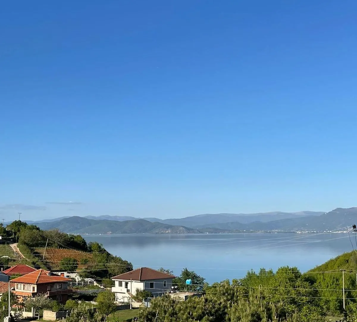 Helga'S Guesthouse Lini