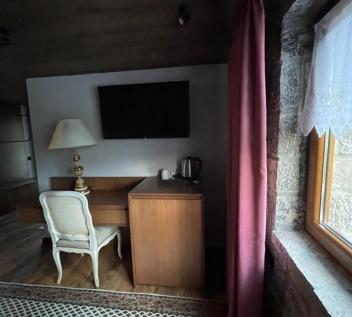 Helga'S Guesthouse Lini