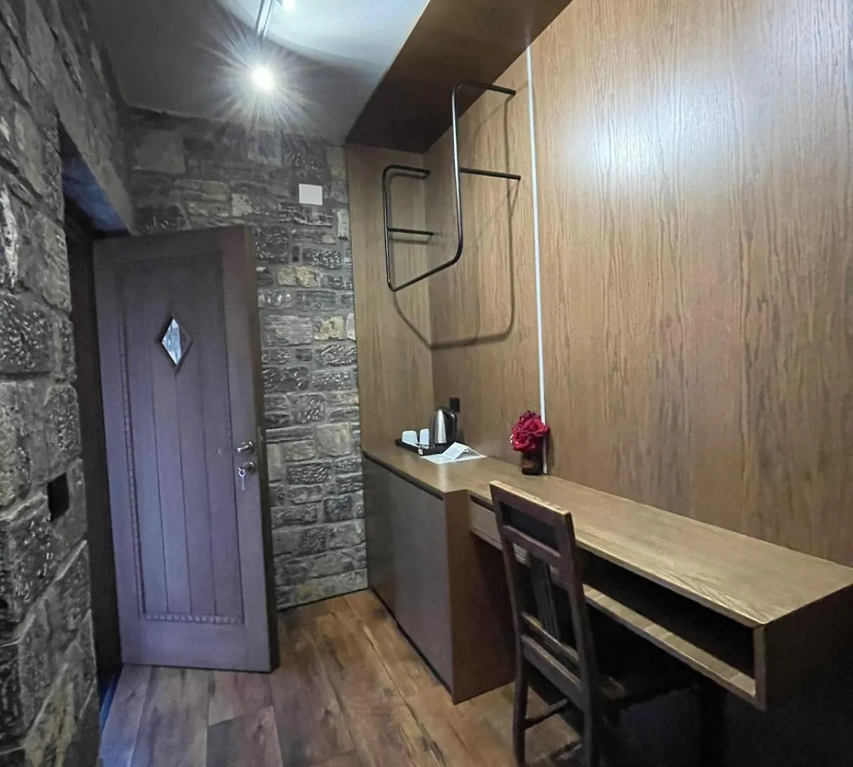 Helga's Guesthouse Lini 0*,
